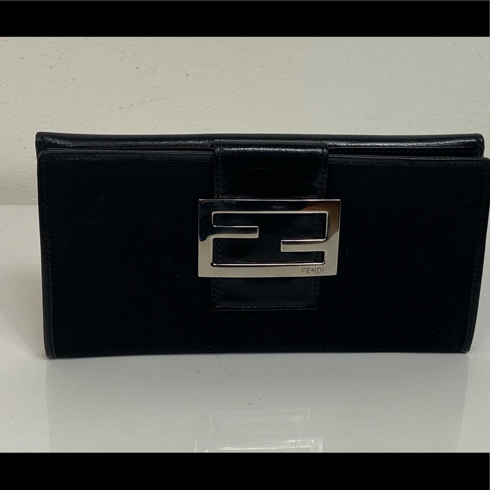 🔥Authentic Fendi Wallet 🔥